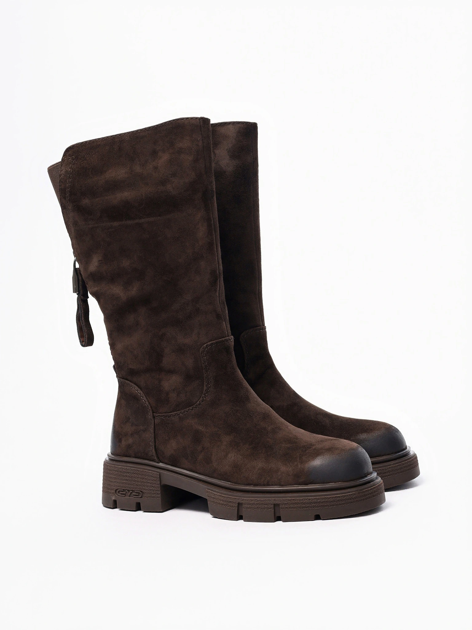 Сапоги темно-коричневого цвета с декоративной молнией на рельефной подошве